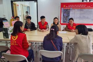 浓浓关爱暖人心，体育竞猜集团官网体育竞猜集团官网体育竞猜集团官网体育竞猜集团官网首页-体育竞猜(中国)-体育竞猜(中国)
集团党支部慰问困难单亲家庭